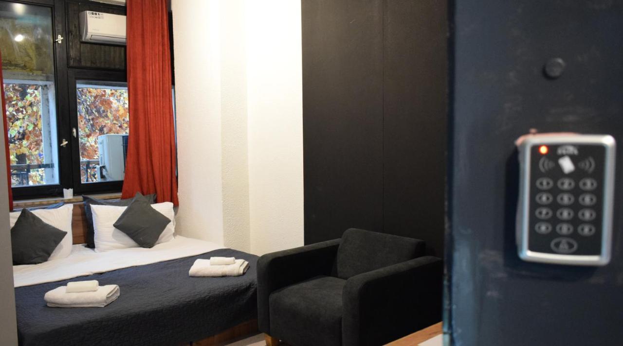 M - Square Private Rooms Skopje Exteriör bild