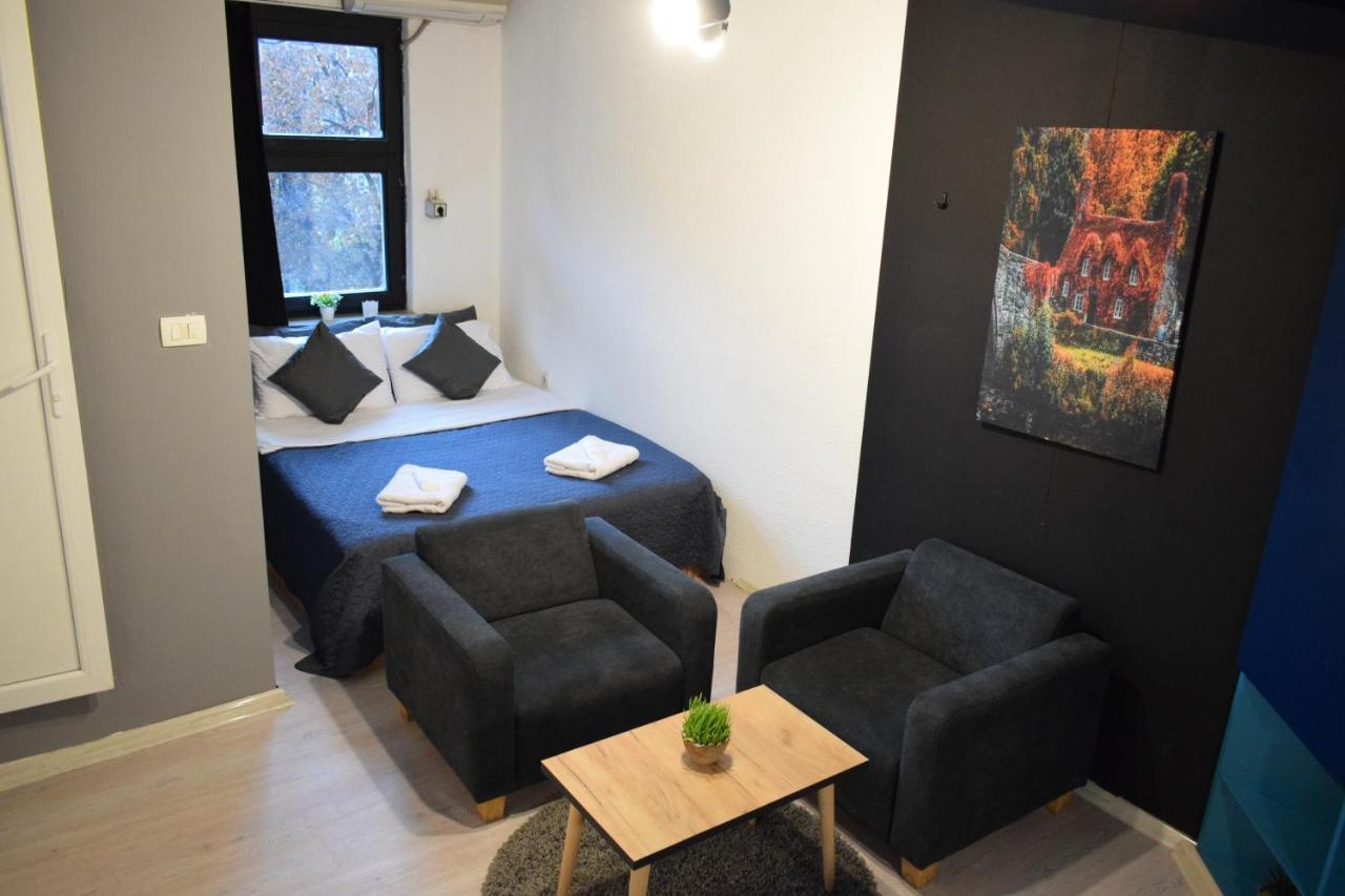 M - Square Private Rooms Skopje Exteriör bild