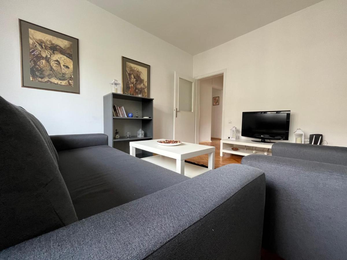 M - Square Private Rooms Skopje Exteriör bild