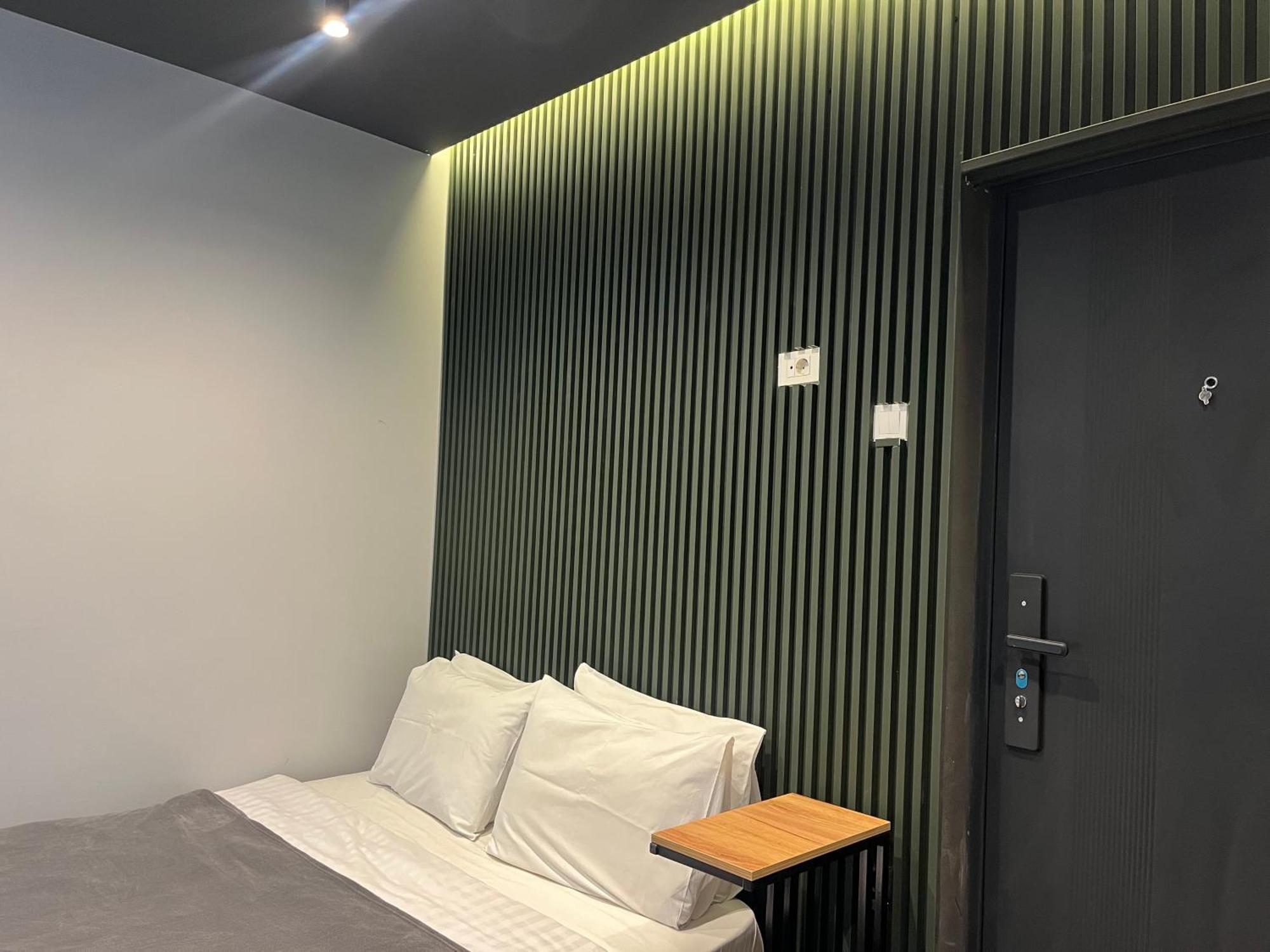 M - Square Private Rooms Skopje Rum bild